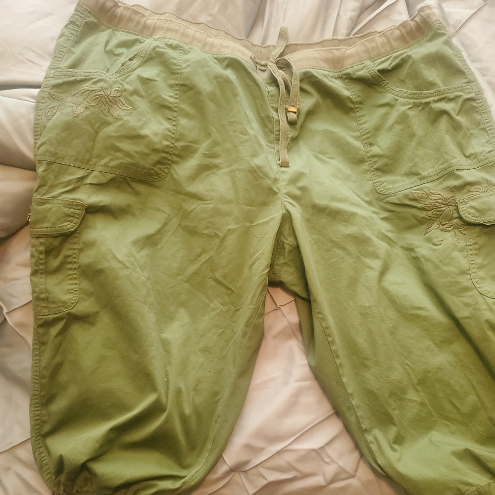 Cute plus size Cargo Carpri Pants please see desc